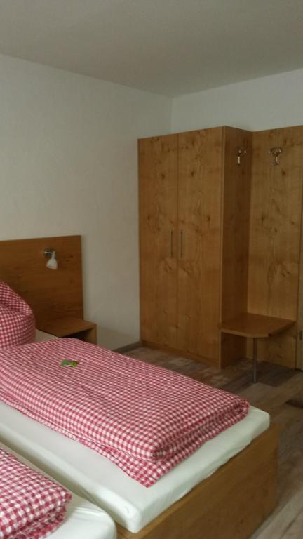 Gaestehaus Engelhard Pension Karbach  Bagian luar foto