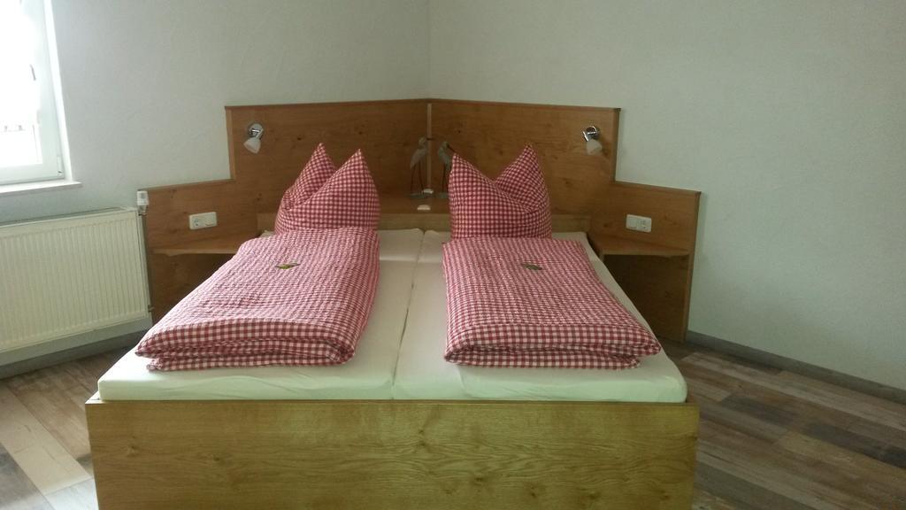 Gaestehaus Engelhard Pension Karbach  Bagian luar foto