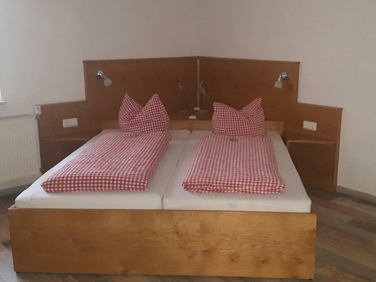 Gaestehaus Engelhard Pension Karbach  Bagian luar foto